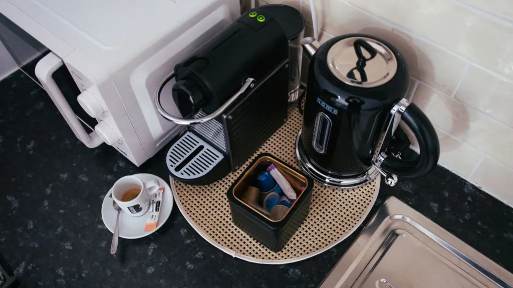 How to Clean a Coffee Maker and Get Rid of the Smell