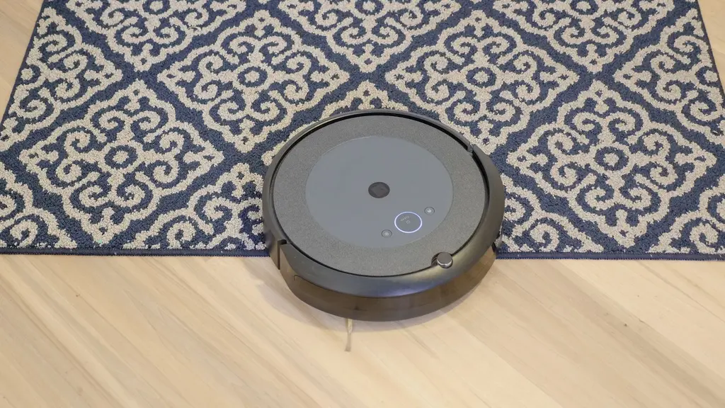 iRobot Roomba 415X vs roborock Q10 S5+: Robot Vacuum Face-Off