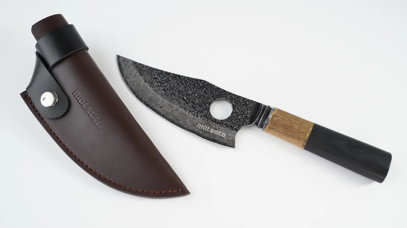 The Matsato knife with its leather sheath